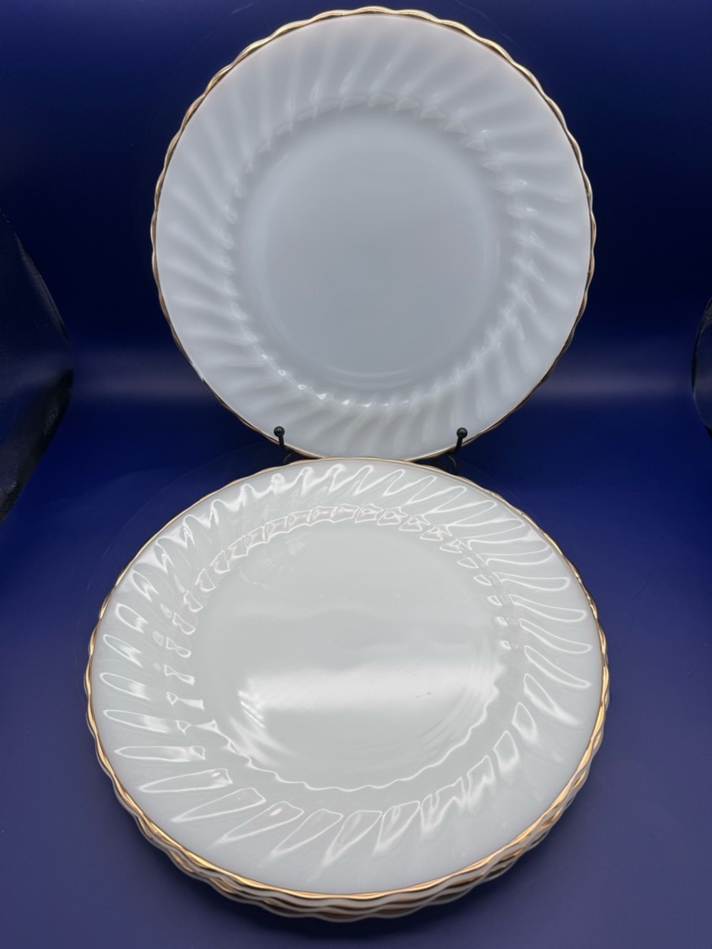Vtg Fire King 10” Swirl Dinner Plates with Gold Rim - Set of 4